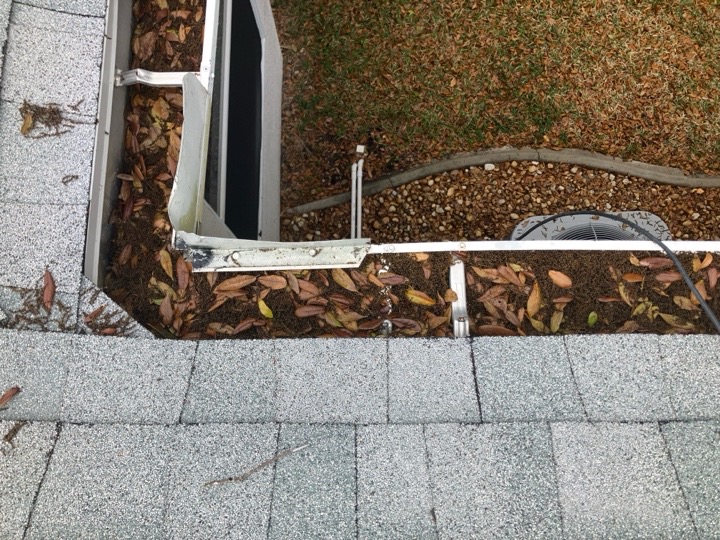 Spring Hill Full Home Inspection Faulty Gutter Close Up